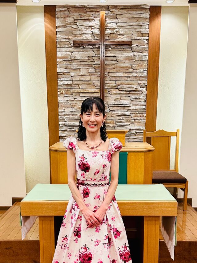 11月9日(日)に、大阪府豊中市の服部喜望教会にて、コンサートをさせていただきました♪
「いやしのコンサート」とのことだったので、オール讃美歌でプログラムを構成しました❣️
究極のいやしの音楽は讃美歌だと、私は思っています😊✨
神様が讃美歌を通して会場を愛で包んで下さり、とても優しくて穏やかなひと時でした✨✨✨
私自身も、讃美歌を歌いながらとても慰められて、心がほわんと温かくなり、力をもらいました💕
すべてを支配しておられる神様に心から感謝します✨✨✨

#チャペルコンサート
#特別音楽礼拝
#讃美歌
#賛美
#証し
#服部喜望教会